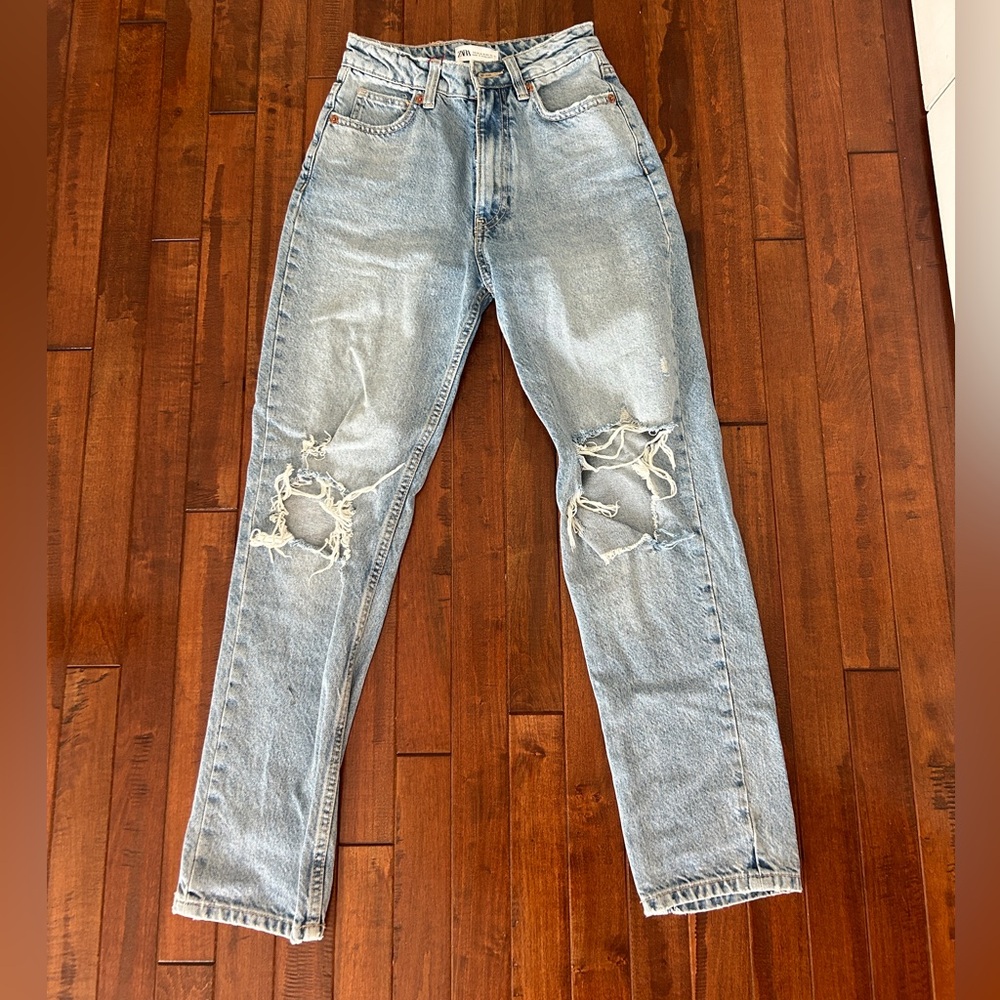 Distressed, high waisted Zara denim Jeans